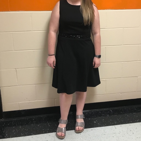 Black dress - Picture 4 of 4